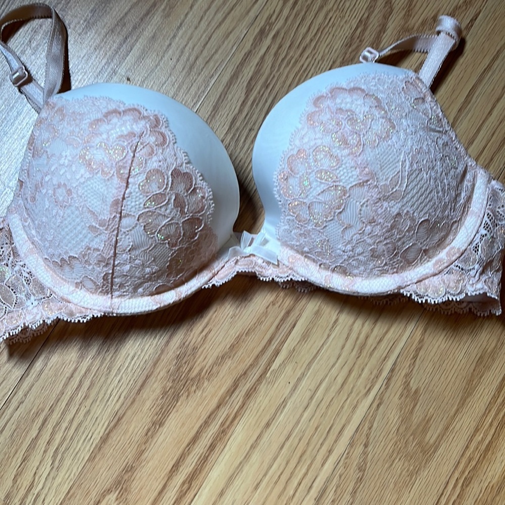 Victoria Secrets Dreams angel bra